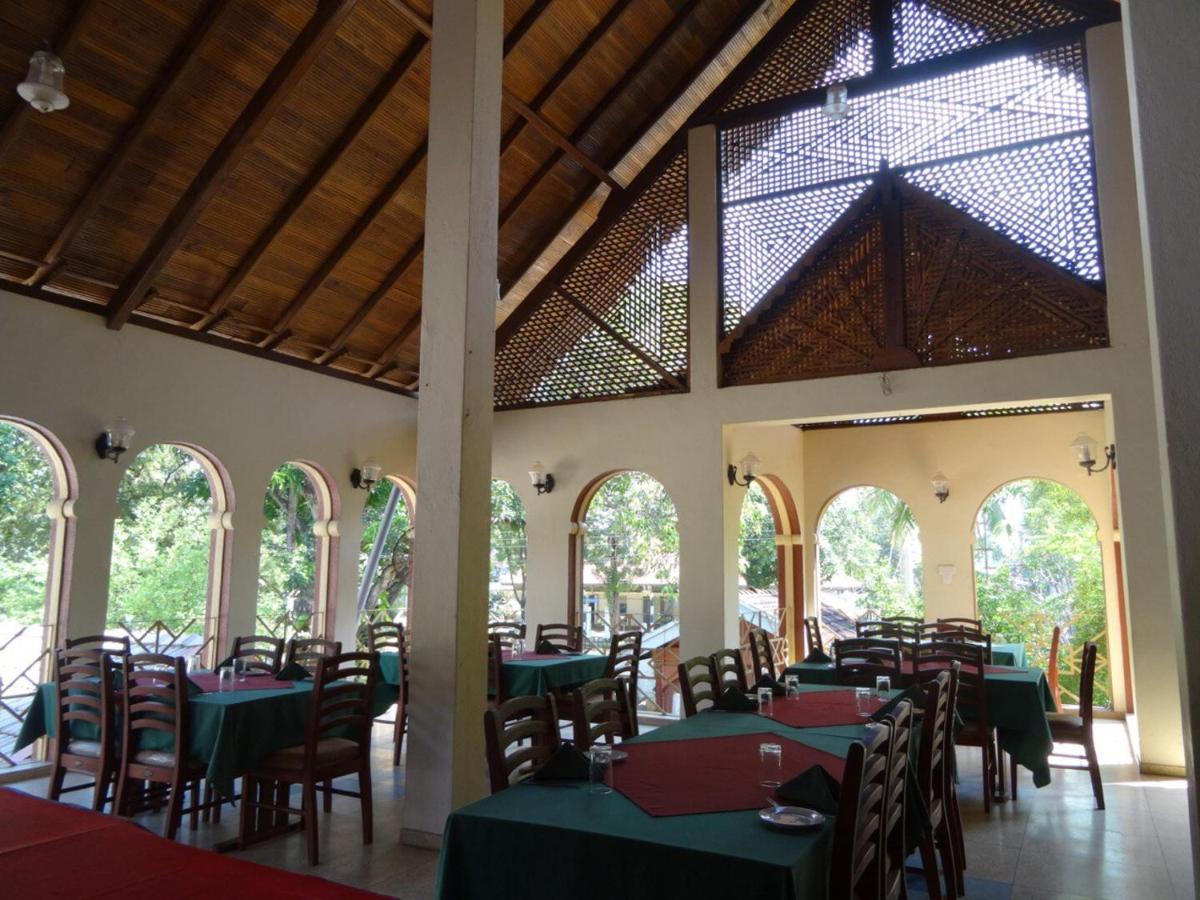 Hotel Shalini Anuradhapura Dış mekan fotoğraf