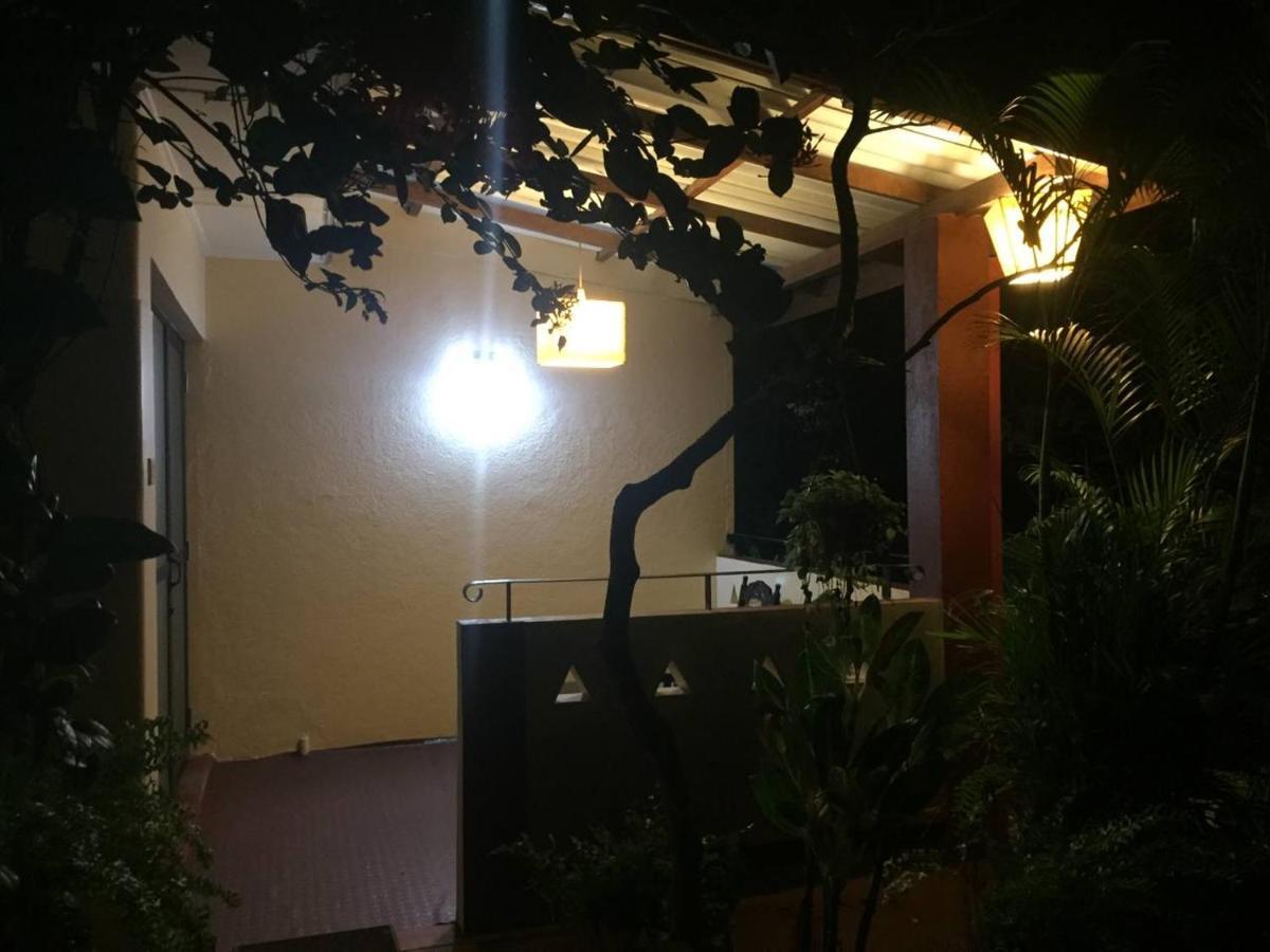 Hotel Shalini Anuradhapura Dış mekan fotoğraf