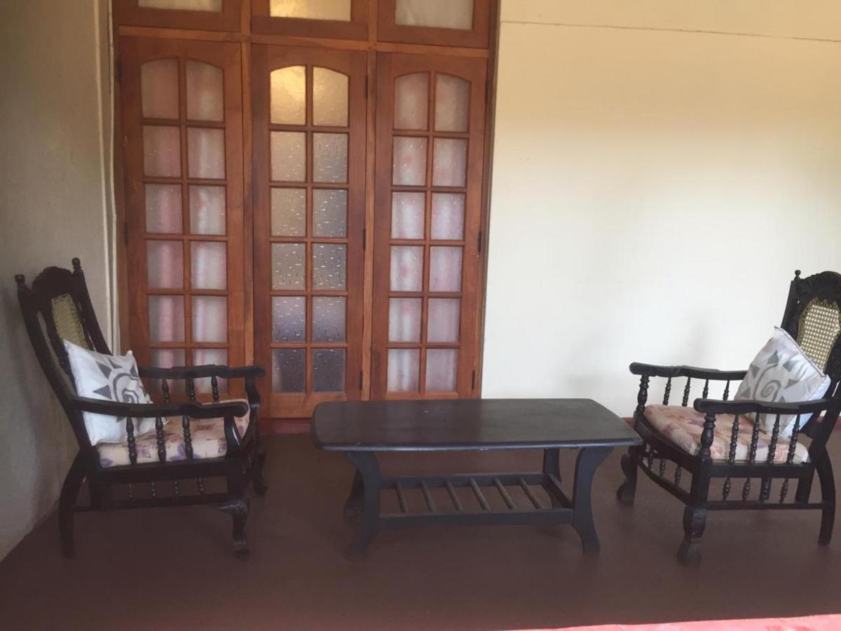 Hotel Shalini Anuradhapura Dış mekan fotoğraf