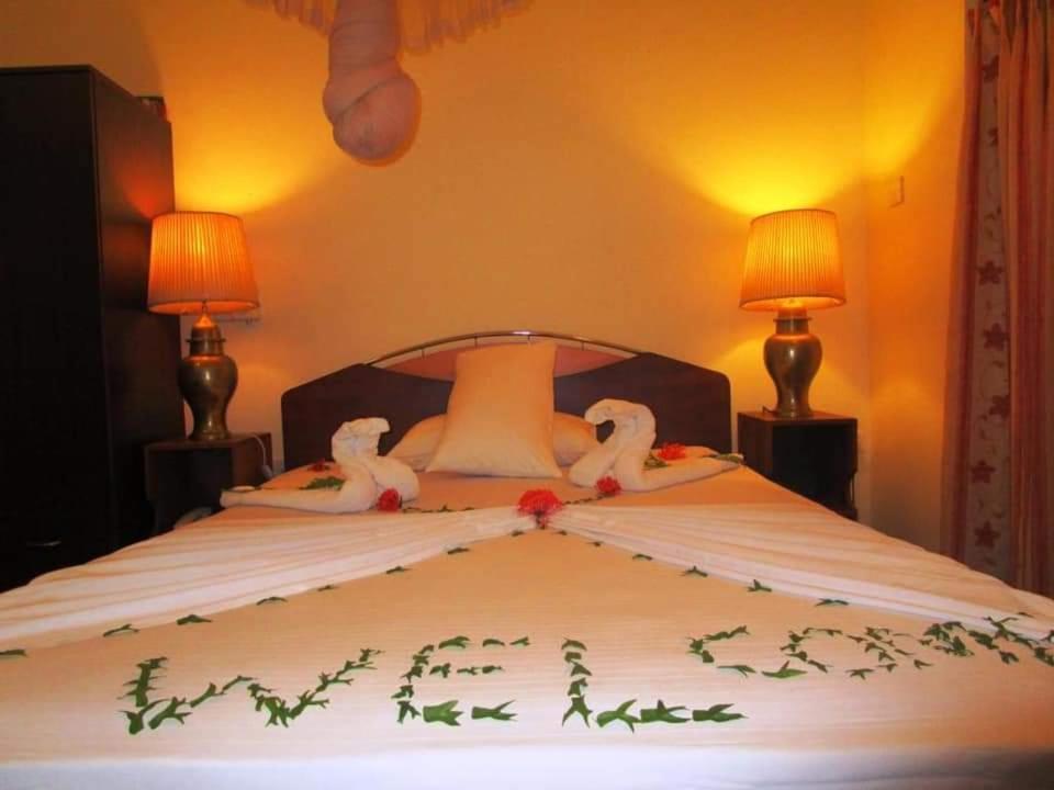 Hotel Shalini Anuradhapura Dış mekan fotoğraf