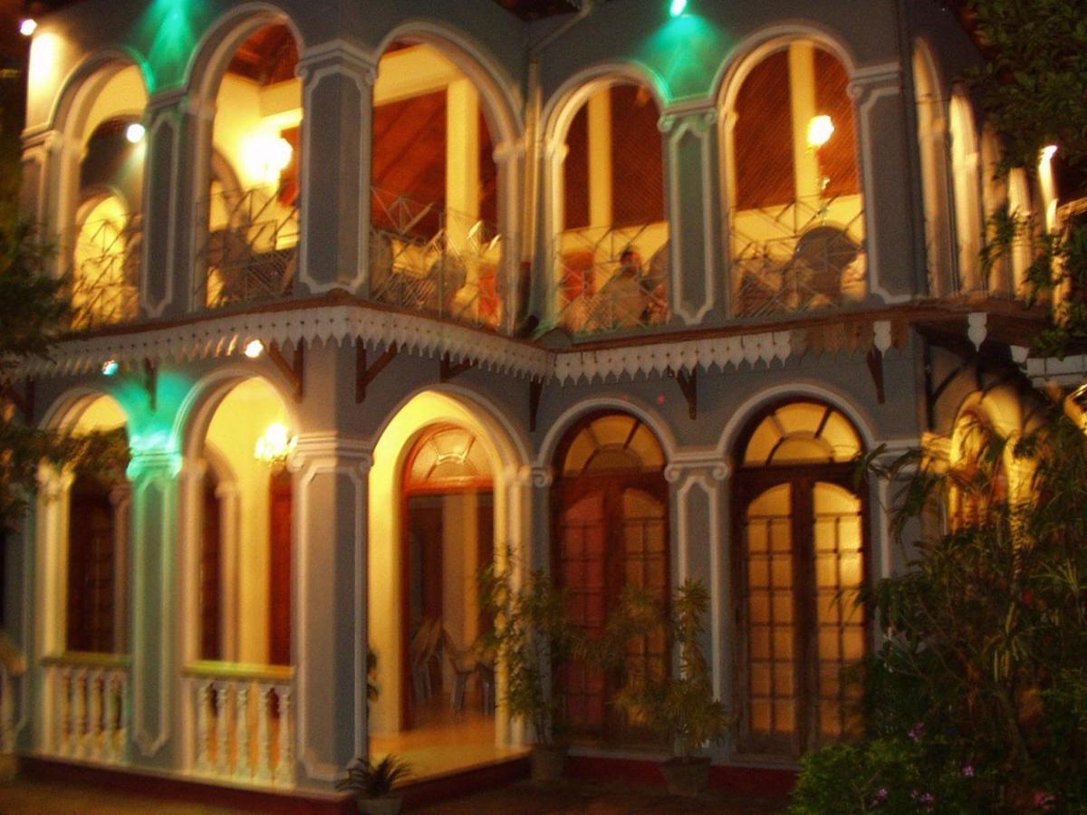 Hotel Shalini Anuradhapura Dış mekan fotoğraf