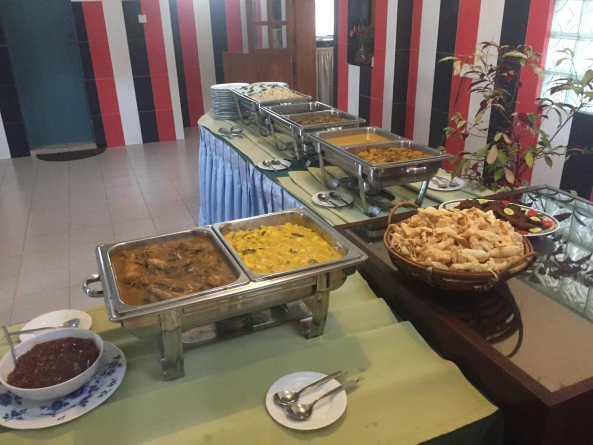 Hotel Shalini Anuradhapura Dış mekan fotoğraf