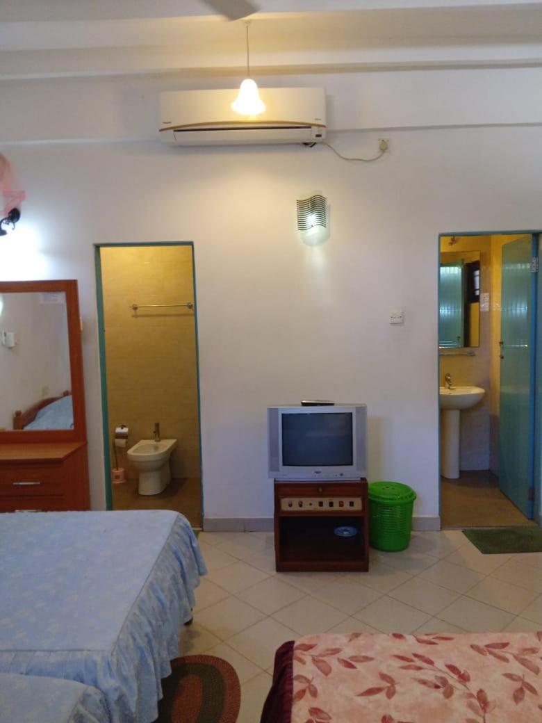 Hotel Shalini Anuradhapura Dış mekan fotoğraf